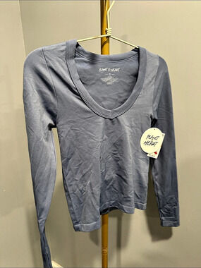 Planet Heart Juniors' V-Neck Seamless Long-Sleeve Top Gray Small